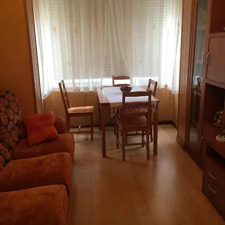 Lägenhet With 3 Bedrooms In With Balcony And Wifi *
