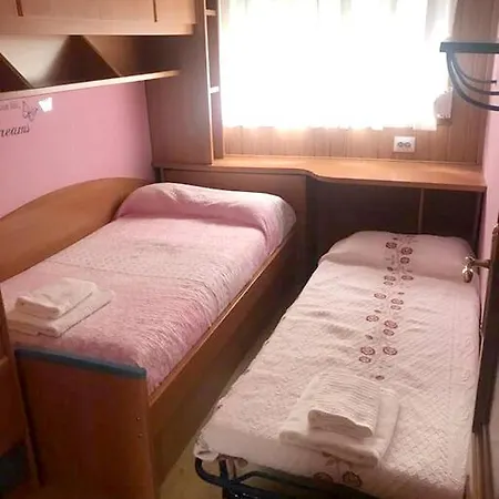 With 3 Bedrooms In With Balcony And Wifi Santiago de Compostela