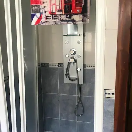 With 3 Bedrooms In With Balcony And Wifi Lägenhet Santiago de Compostela