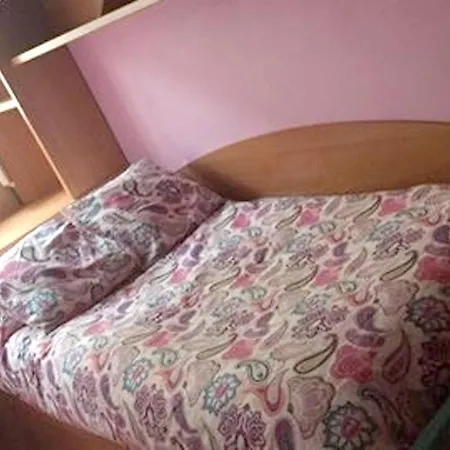 Lägenhet With 3 Bedrooms In With Balcony And Wifi